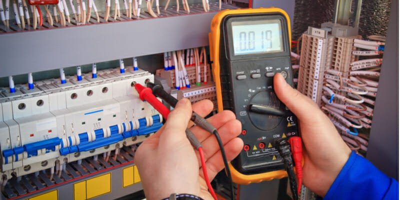 How to Test a Diamond With a Multimeter